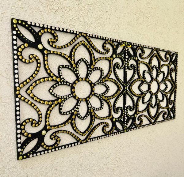 עיצוב הבית: משרבייה מלבנית שחור זהב לתלייה על הקיר